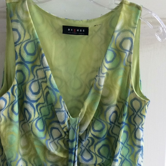 Toos - Picture 2 of 3